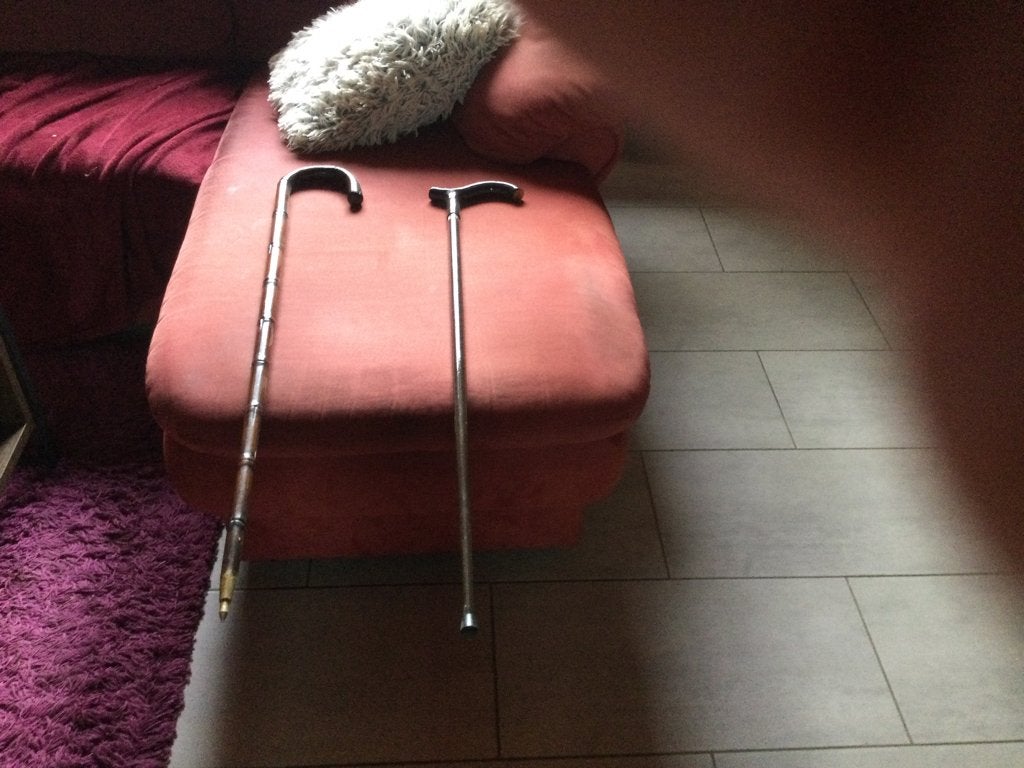 Canne ancienne avec lame, Enlèvement, Utilisé