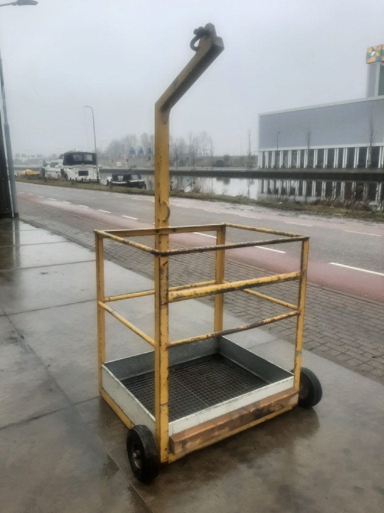 barre de hissage/boîte de travail/cage, Bricolage & Construction, Monte-charges, Enlèvement, Utilisé