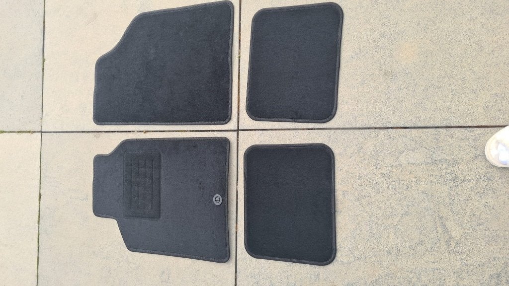 Nouveau - Ensemble de tapis de voiture universels, Enlèvement ou Envoi, Neuf