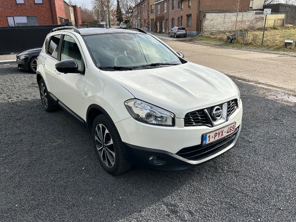 Nissan Qashqai 1.6 dCi 2013 Navi, Panorama dak, Auto's, Voorwielaandrijving, Zwart, Wit, 96 kW