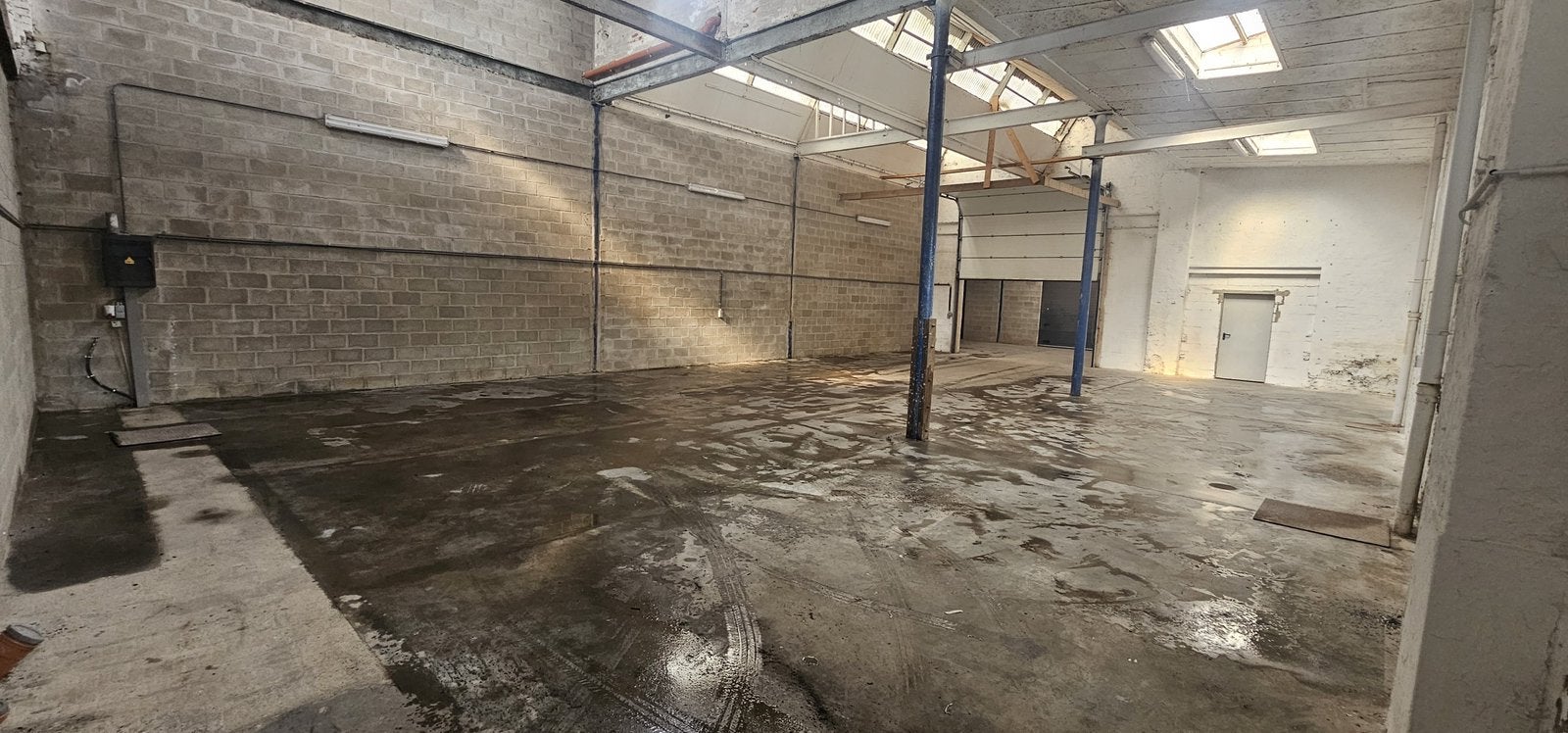 Entrepôt à louer 227M2 Espace 58 Andrimont, Province de Liège