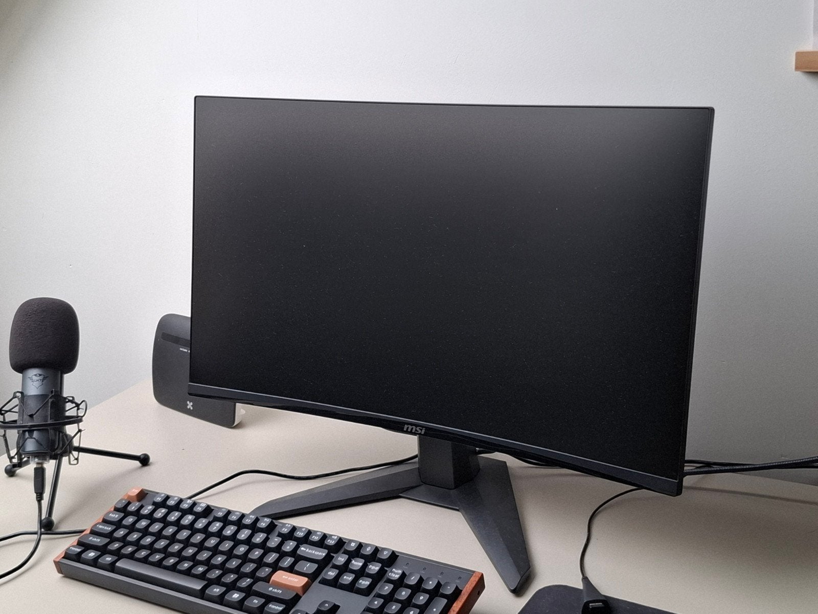 MSI MAG 27C6F – 27" Curved Gaming Monitor 180Hz, Computers en Software, Monitoren, Zo goed als nieuw, 151 t/m 200 Hz, DisplayPort