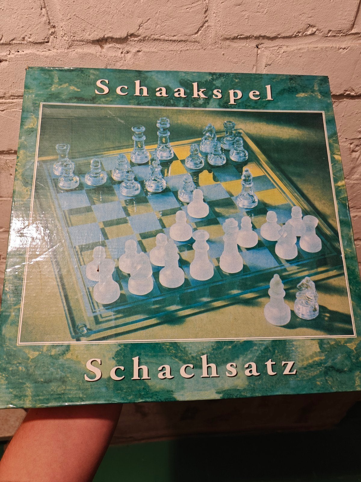 Schaakspel van Glas, Enlèvement