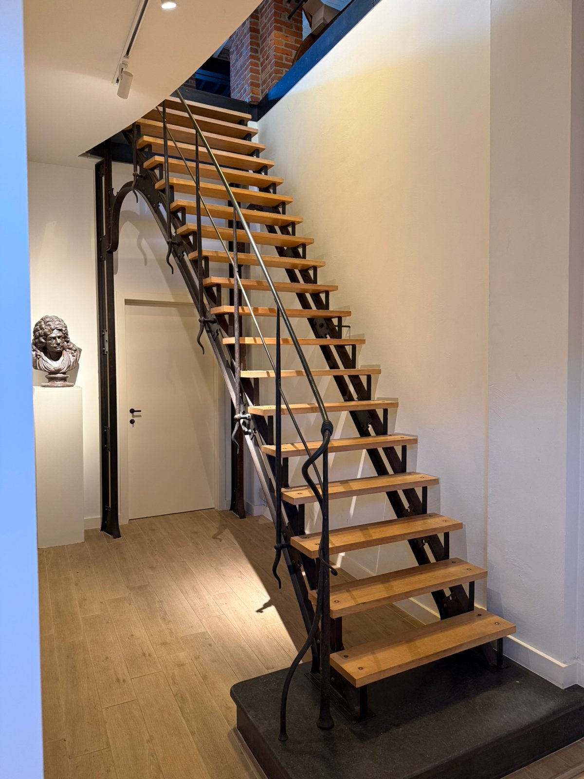 Escalier en fer forgé d'Idir Mecibah (1958—2003), Enlèvement, Comme neuf, Escalier
