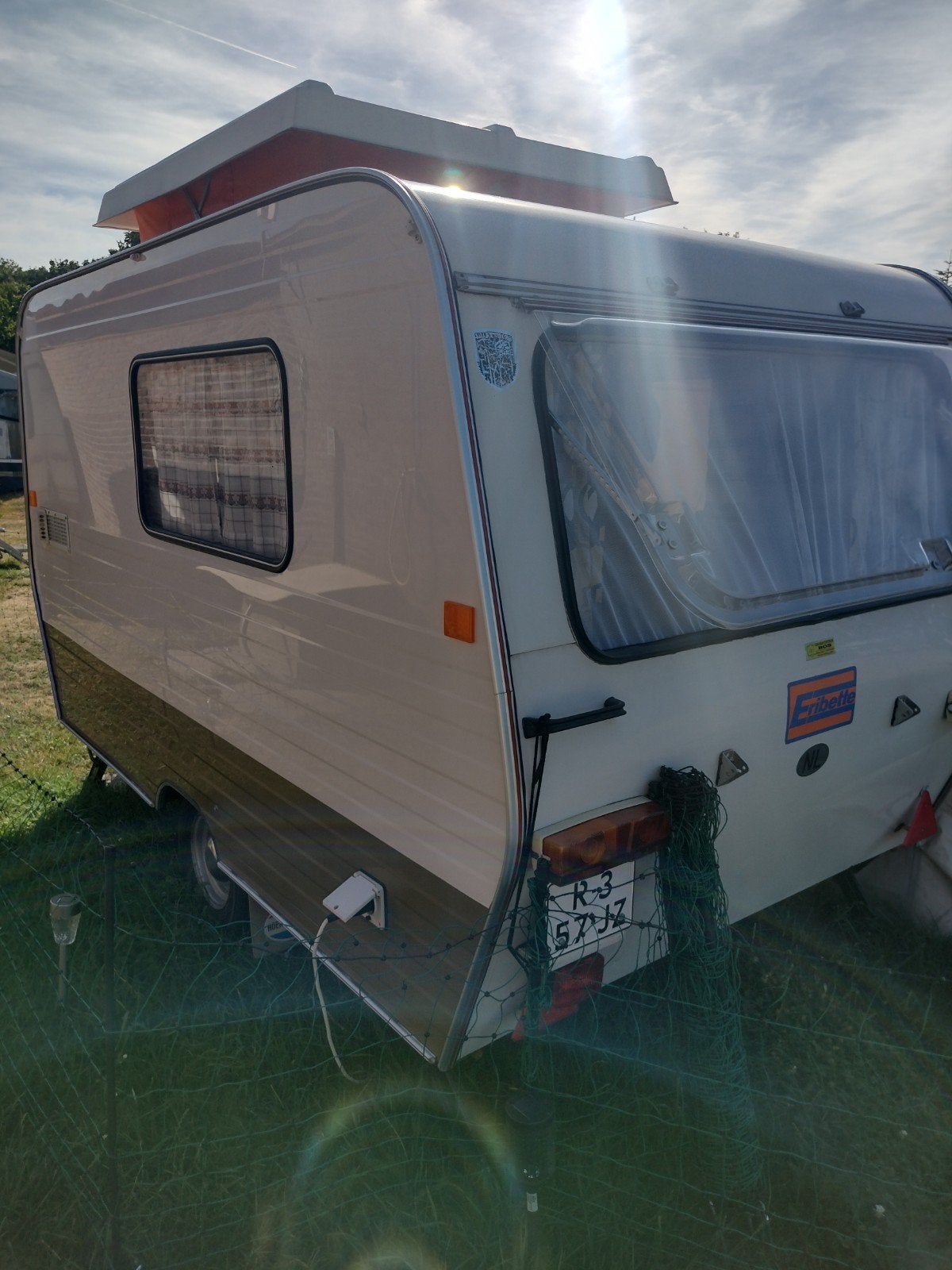 Vintage in nieuwstaat verkerende Eriba eribette, Caravanes & Camping, Caravanes, Particulier, Réchaud à gaz, Eriba, Siège de train