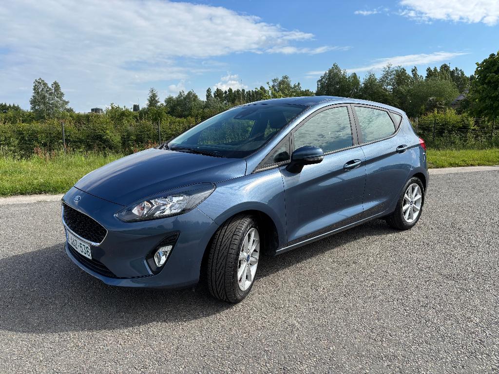 FORD FIESTA BENZINE 14000 KM  GPS   ALU VELGEN, Auto's, Stof, 4 cilinders, Blauw, Bedrijf