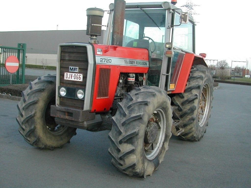 Traktor MF 2720, Ford sproeimach en werktuigen, Zakelijke goederen, Landbouw | Tractoren, Ophalen, 80 tot 120 Pk, Ford