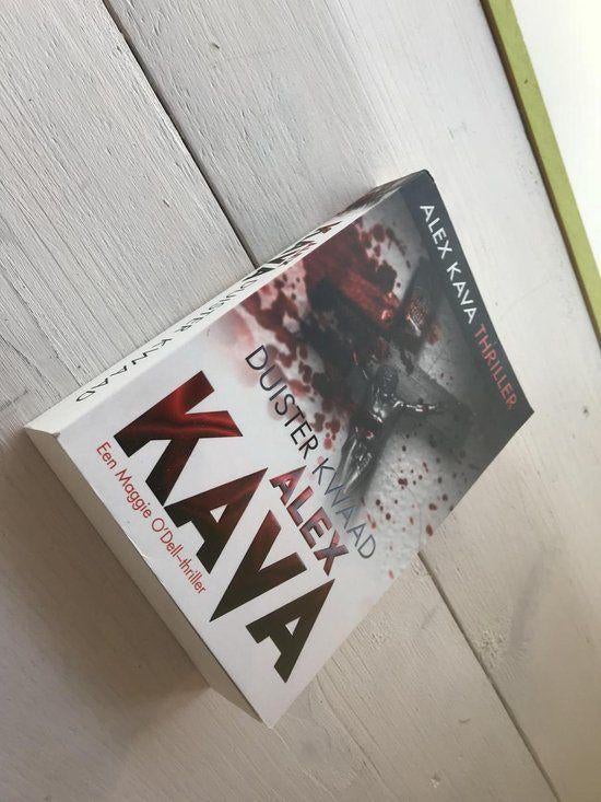 Te Koop Boek DUISTER KWAAD Alex Kava, Boeken, Gelezen, Alex Kava, Ophalen of Verzenden, Amerika