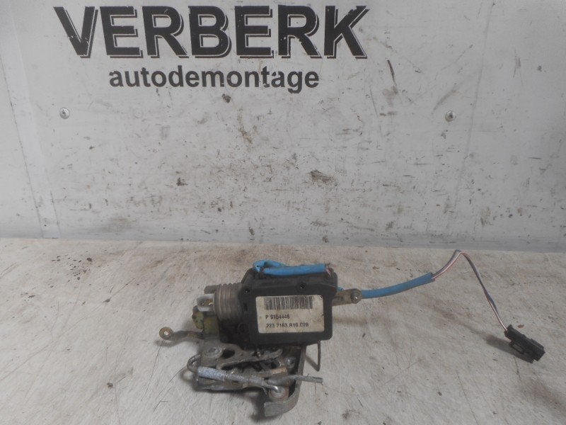 SERRURE DE PORTE ARRIÈRE DROITE Volvo 940 I Estate, Info@volvocars.com, Volvo Car Germany GmbH, Arrière, Siegburger Straße 229
50679  Köln, DE