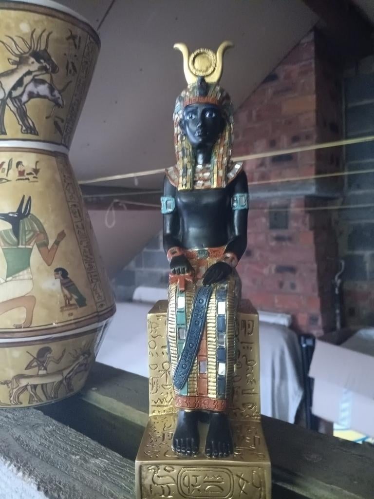 Egyptische beelden enz., Ophalen