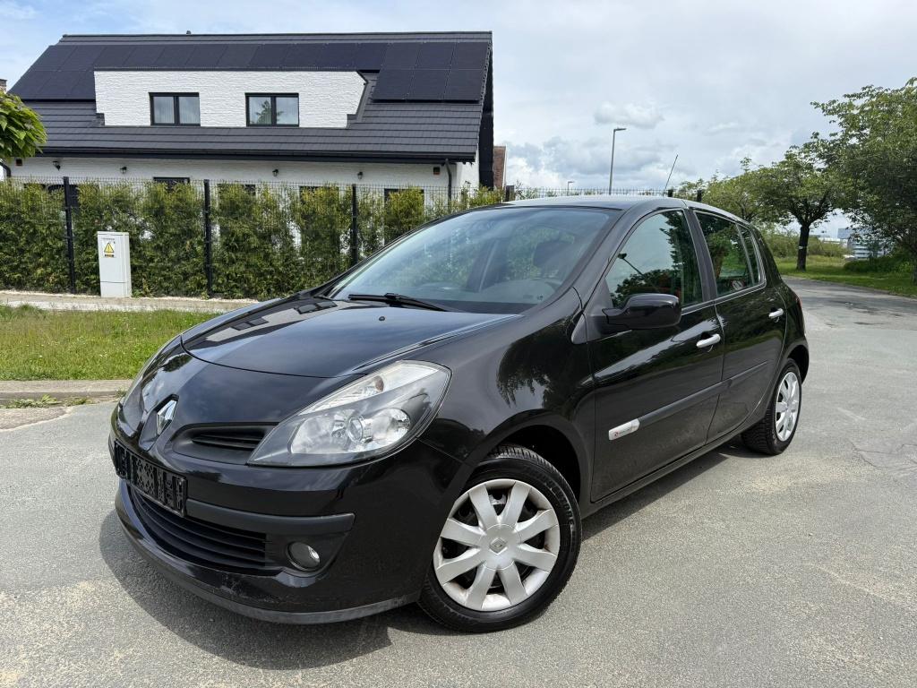 Renault clio 1.2i 16v/tres propre /top staat, Voorwielaandrijving, Stof, Zwart, 4 cilinders