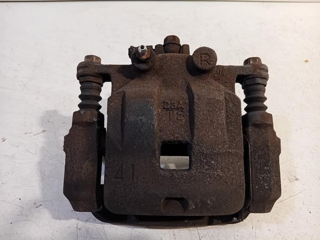 Remklauw rechts voor Suzuki Swift, Onderdelen@venauto.nl, Van der Ven Autorecycling B.V., Gebruikt, Ettenseweg 76, 4706 PB Roosendaal, The Netherlands