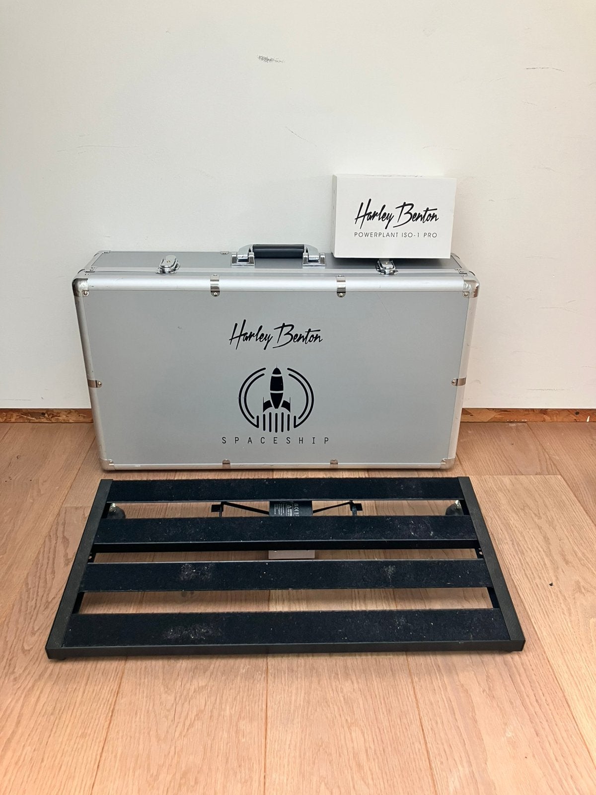 Harley Benton Space Ship 60 + étui rigide (Pedalboard), Enlèvement, Comme neuf