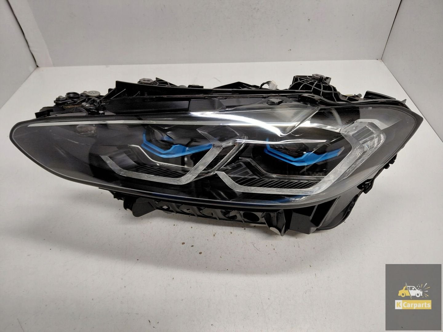 Lampe laser gauche pour BMW G22 G23 G26, Petuelring 130
80788  Munich, DE, Info@bmw.de, Utilisé, BMW