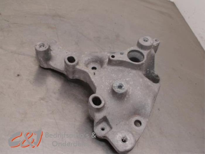 Support moteur d'un Renault Trafic, Renault, -, 3 mois de garantie, Utilisé