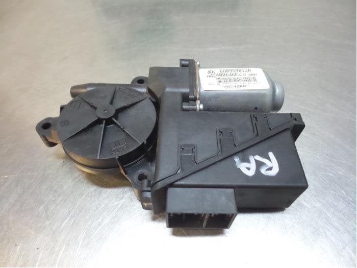 Moteur de vitre portière d'un Volkswagen Polo (Polo 01-), Volkswagen, -, Utilisé, -