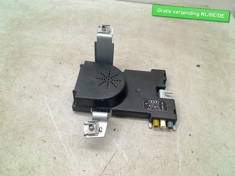 ANTENNE VERSTERKER Audi A3 Sportback (8PA) (8P4035225), Info@audi.de, Audi, Audi AG, Gebruikt