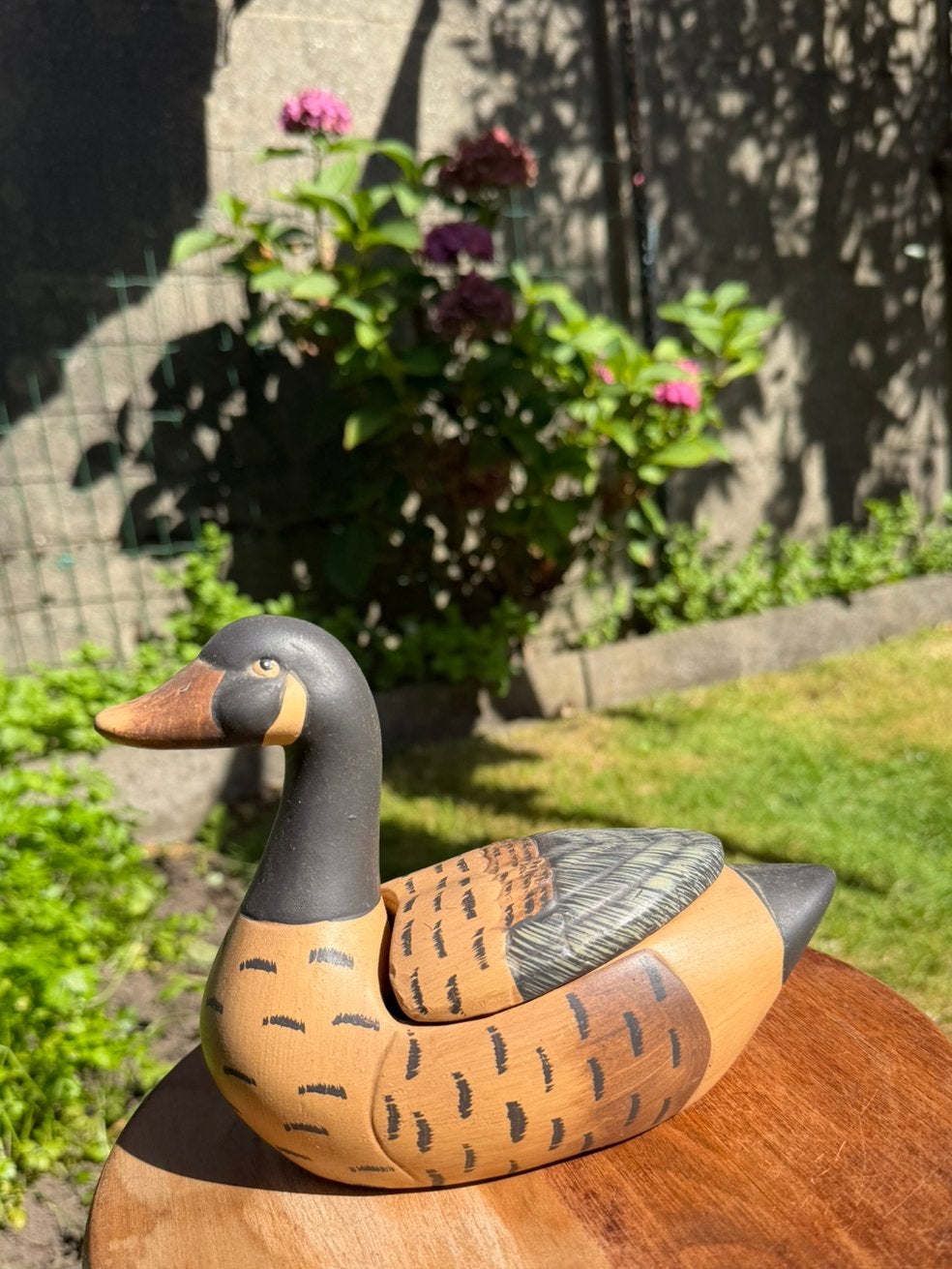 Antieke potje in de vorm van een eend, Enlèvement ou Envoi