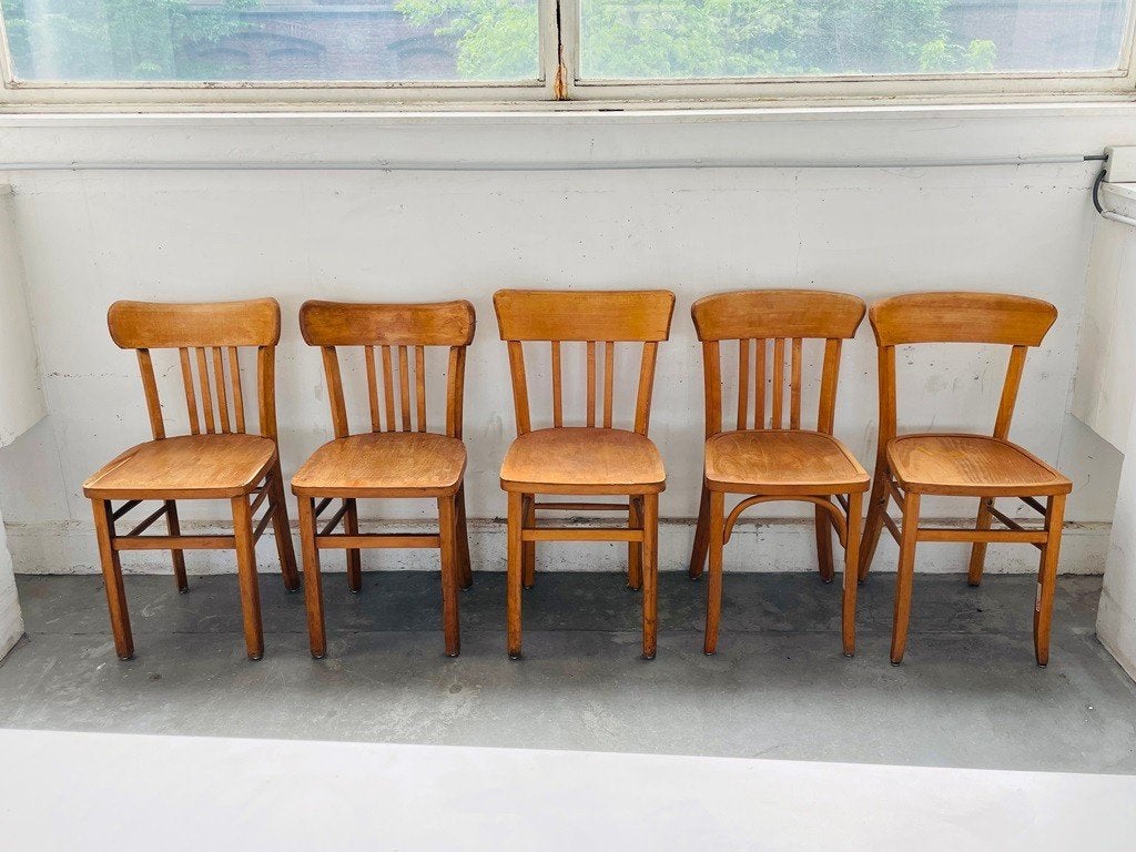 Stoelen, fauteuils, meubels,... te geven @ OXFAM, Ophalen