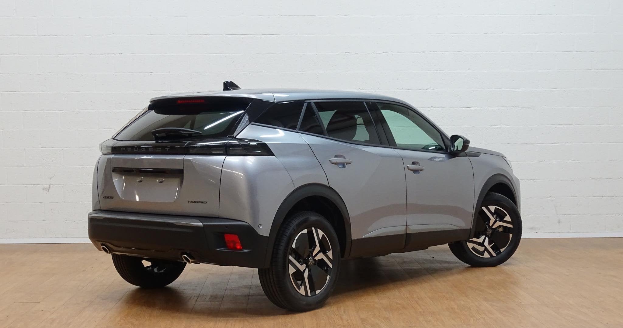 Peugeot 2008 1.2 HYBRID 145 e-DSC6 Allure, Auto's, Stof, Gebruikt, Bluetooth, 5 zetels