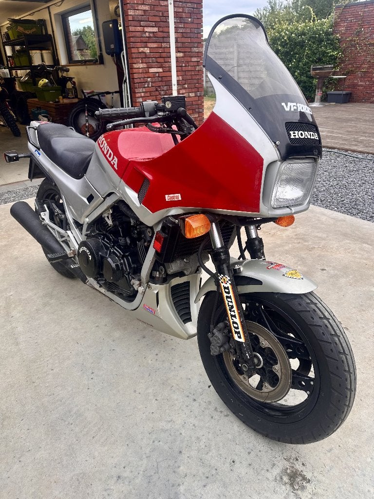 1985 Honda VF1000F, Motos, Motos | Honda, Permis Moto A, Occasion, Plus de 35 kW, 4 cylindres