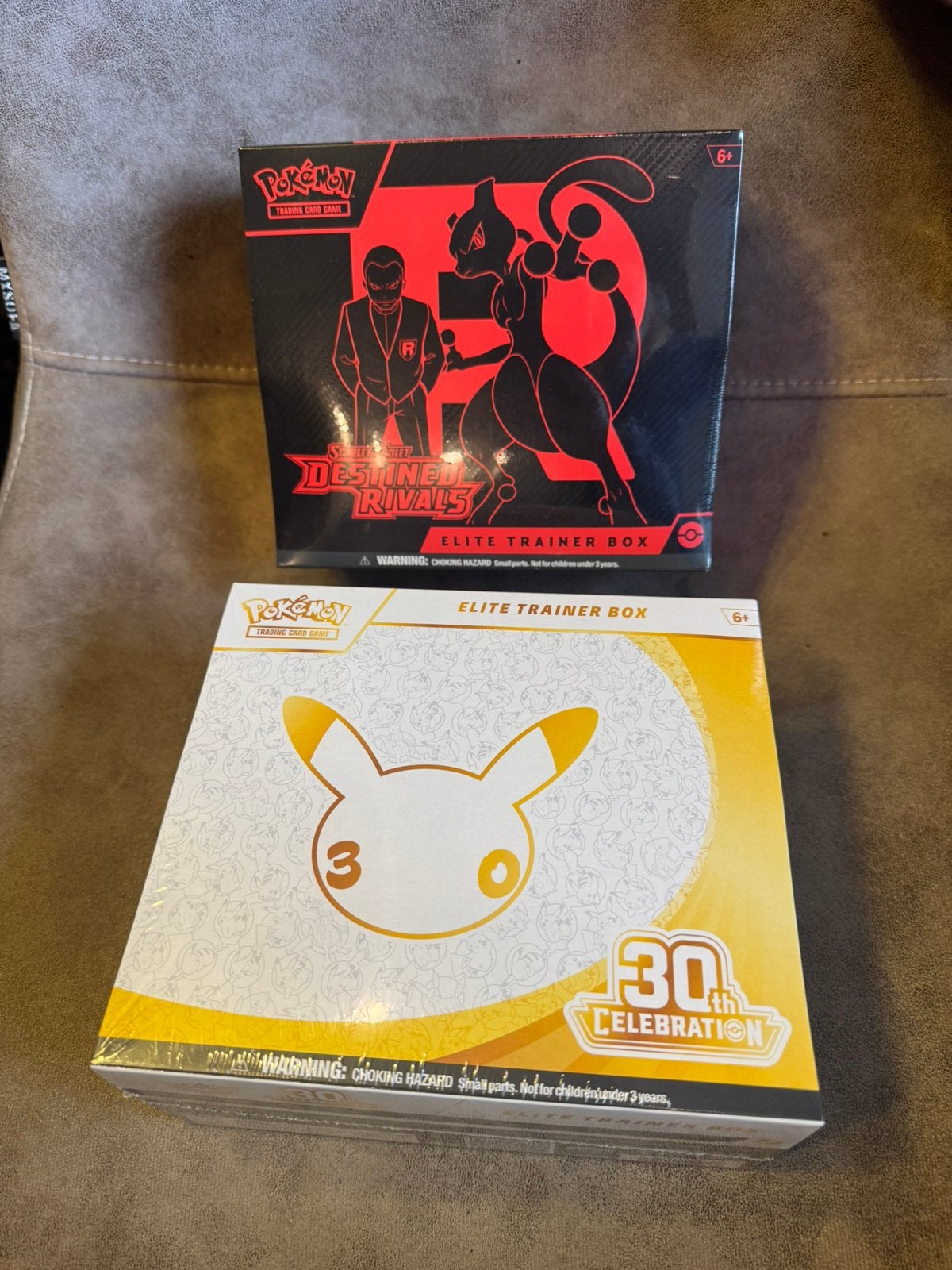 Etb elite trainer box destined rivals 30th celebration, Hobby en Vrije tijd, Ophalen of Verzenden, Zo goed als nieuw