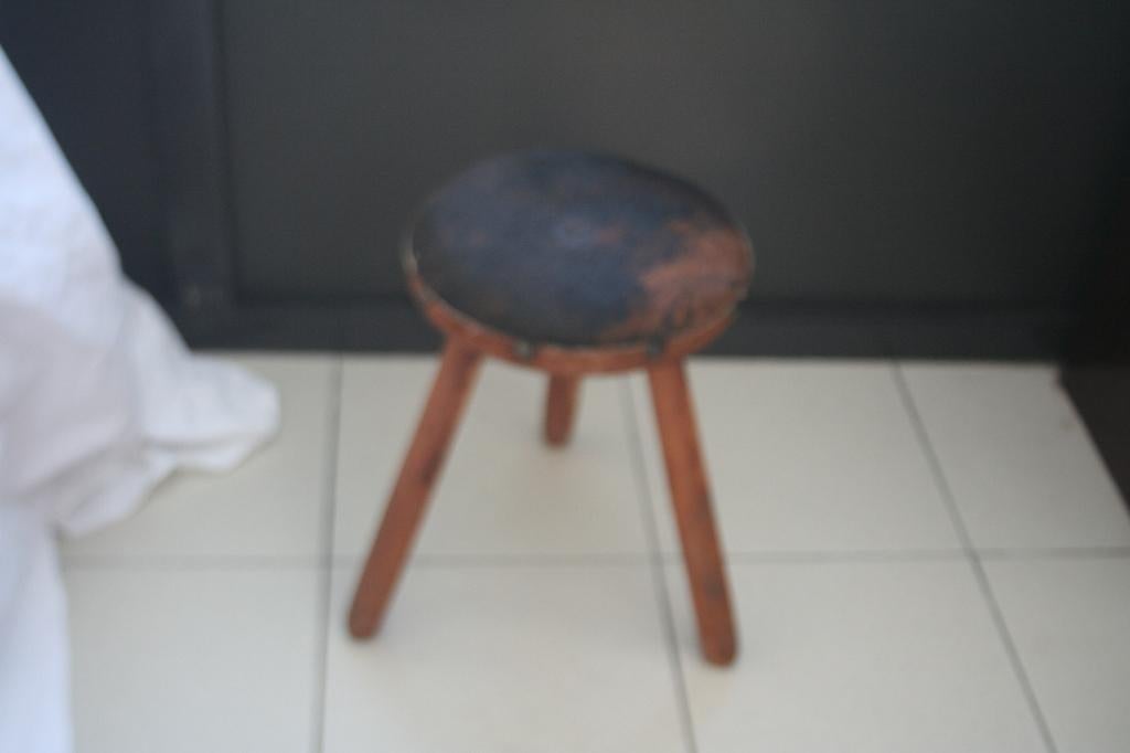 houten stoel ( type melkstoeltje), Huis en Inrichting, Stoelen, Ophalen, Hout