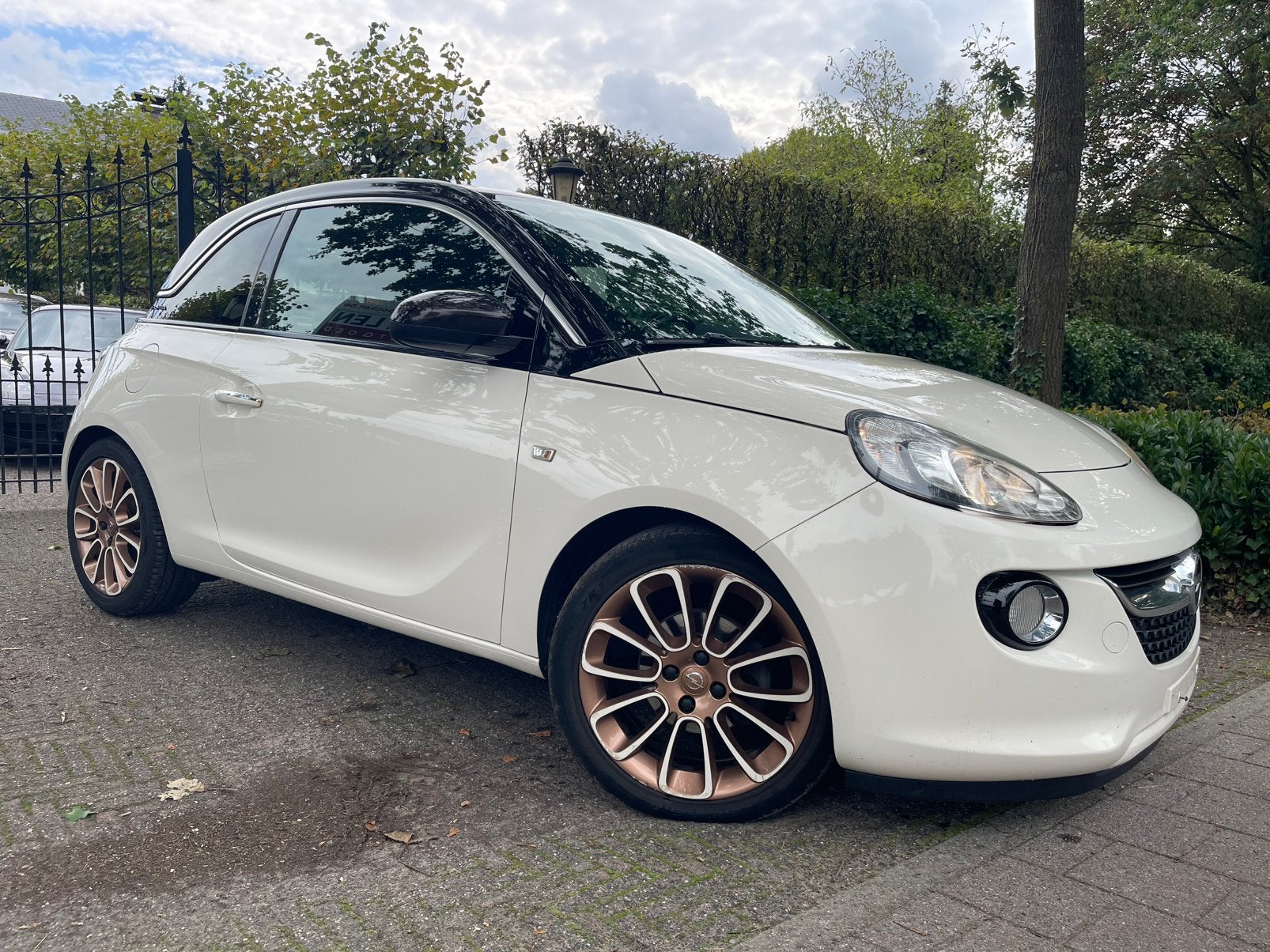 Adam 1.2i AC/Navi/cuir/Bluetooth, Autos, Euro 6, Entreprise, Boîte manuelle, Noir