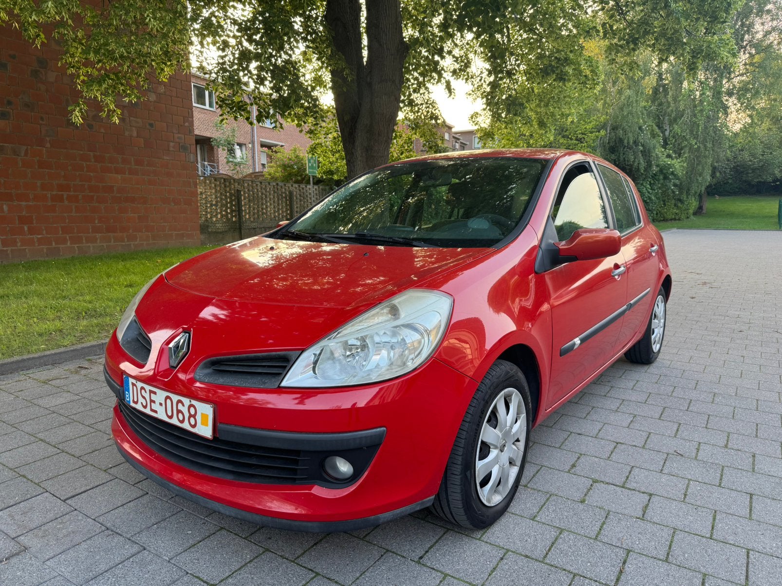 RENAULT CLIO 1.4i ESSENCE / AIRCO/ 5 PORTES/ CONTROLE OK, Bluetooth, Essai à domicile, Achat, Entreprise