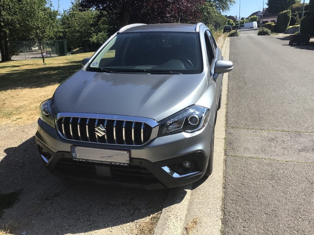 Voiture, Autos, Argent ou Gris, Achat, Entretenue par le concessionnaire, Noir