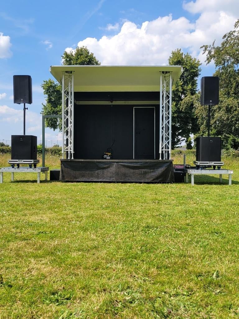 Podiumwagen, Caravans en Kamperen, Verhuur
