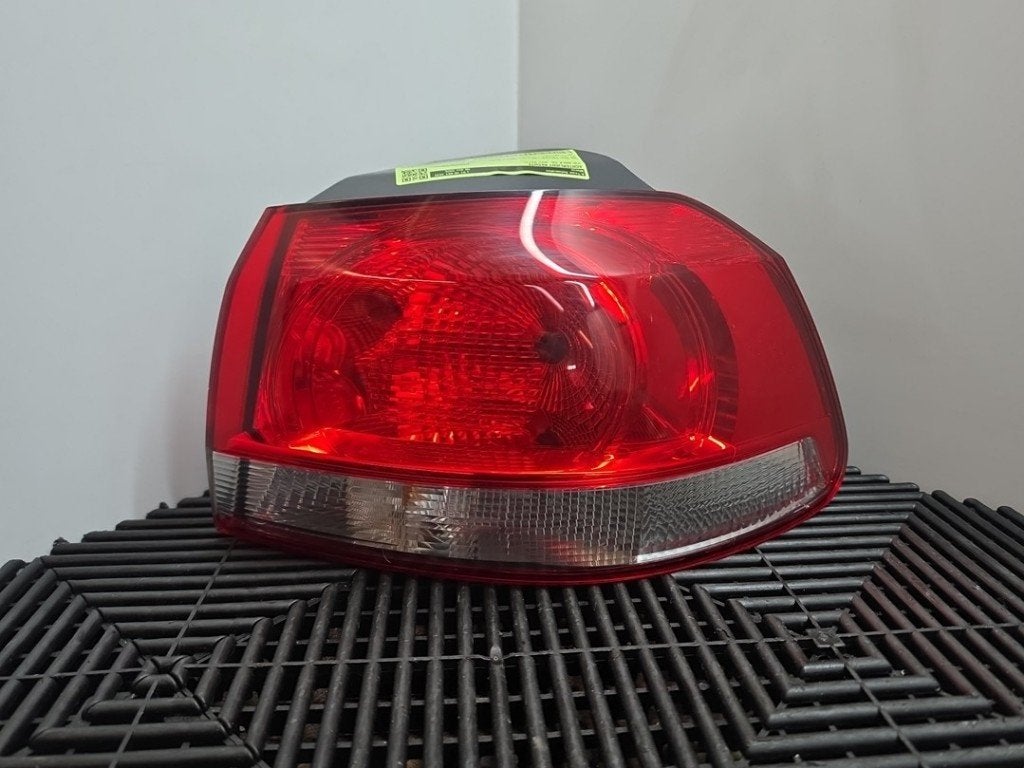 ACHTERLICHT RECHTS Golf Plus (5M1 / 1KP) (|5K0945096N|), Gebruikt, Volkswagen, Rixbecker Straße 75
59552  Lippstadt, DE, Info@forvia.com
