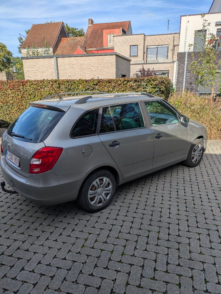 Skoda Fabia 1.2tsi Weinig km Blanco Gekeurd 1eig., Autos, Achat, Boîte manuelle, Entretenue par le concessionnaire, Noir