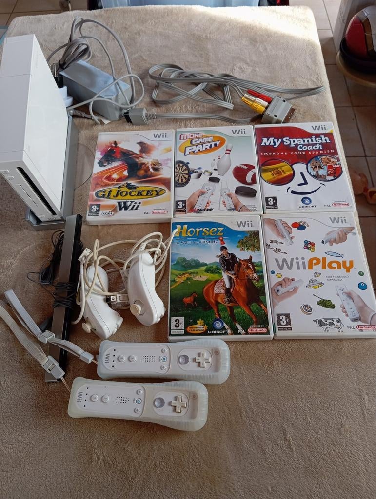 WII + jeux + manettes, Consoles de jeu & Jeux vidéo