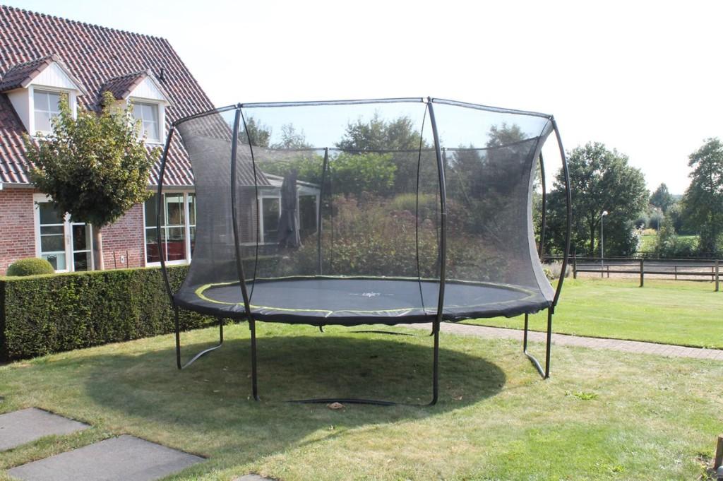 EXIT Silhouette 366 cm trampoline met net - zwart, Kinderen en Baby's, Speelgoed | Buiten | Trampolines, Ophalen, Zo goed als nieuw