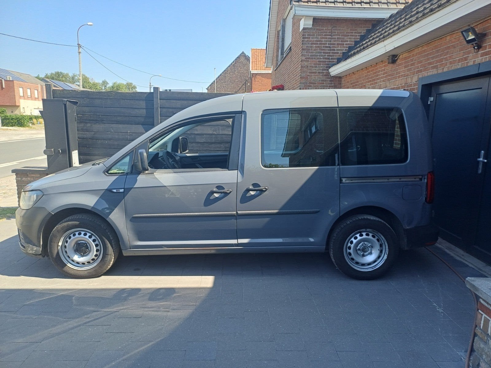 volkswagen caddy 2.0 TDI automaat 1ste eigenaar lichtevracht, Dealer onderhouden, Stof, 4 cilinders, 99 g/km