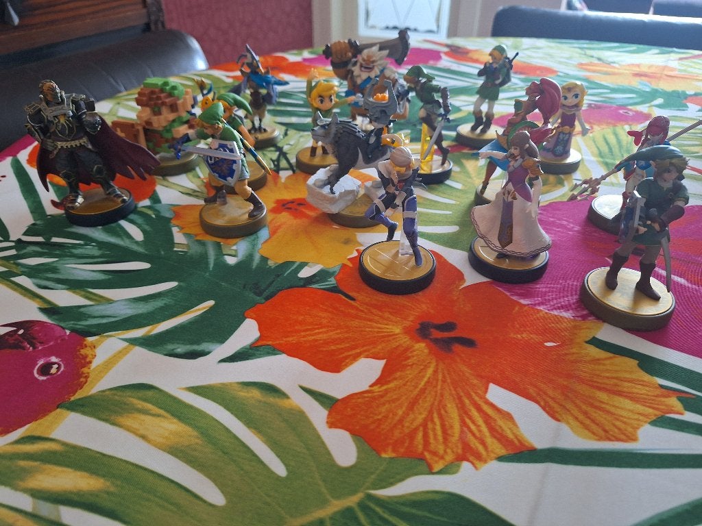 16 figuurtjes Nintendo Link - Zelda collection Amiibo, Enlèvement, Comme neuf