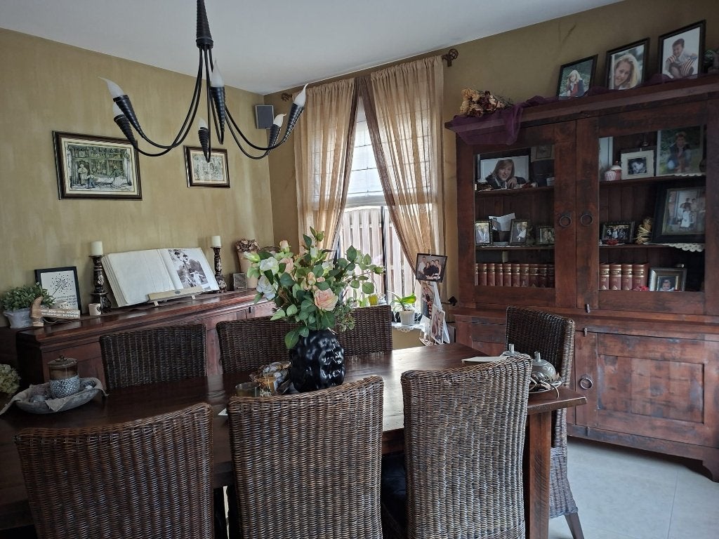 Volledige eetkamer - Koloniale stijl - perfecte staat, Huis en Inrichting, Ophalen, Zo goed als nieuw, Koloniaal, 8 stoelen of meer