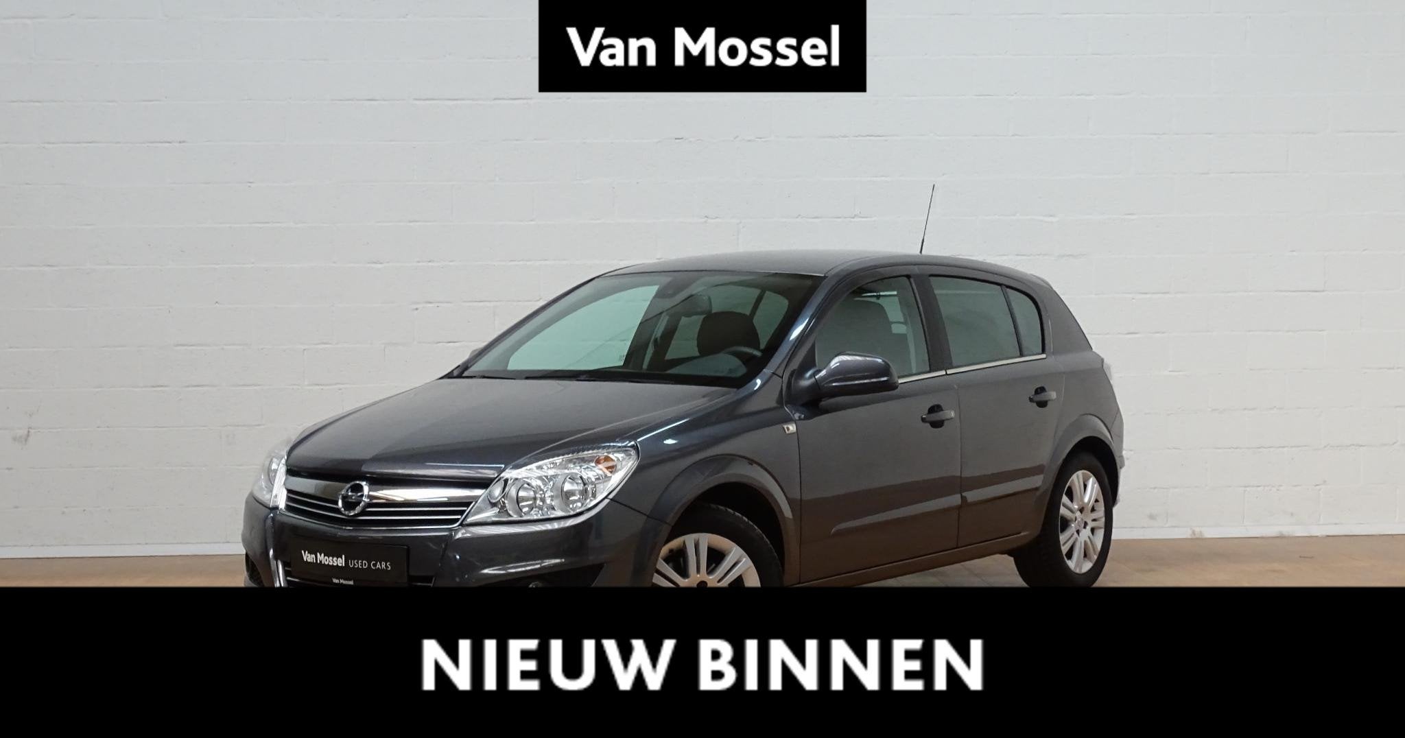 Opel Astra 1.4 16V Cosmo, Auto's, Voorwielaandrijving, Gebruikt, Zwart, 4 cilinders