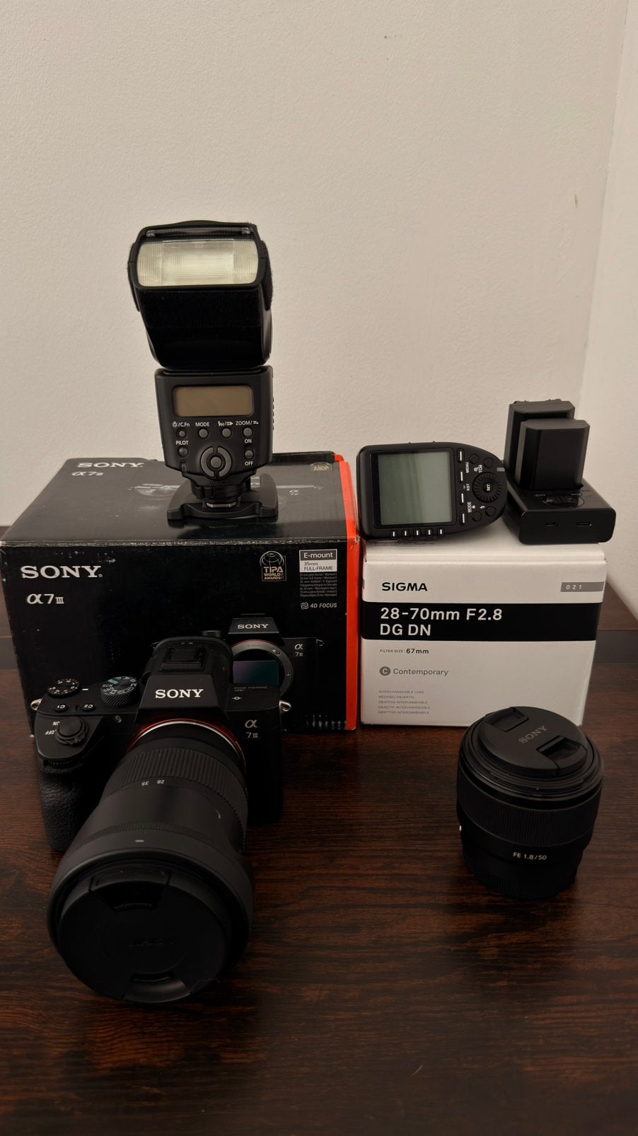 Sony Alpha 7 III + Sigma 28-70mm F2.8 + 50mm F1.8, Enlèvement, Comme neuf, Autres Marques
