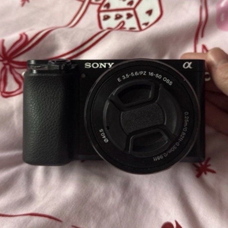 Sony Alpha a6100 + 16-50mm Lens + Veel Accessoires (ZGAN), Ophalen of Verzenden, Zo goed als nieuw, Sony