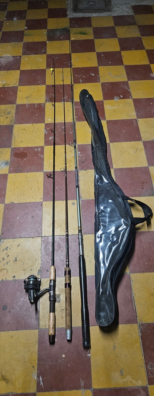 3 canne et sac, Enlèvement, Moulinet