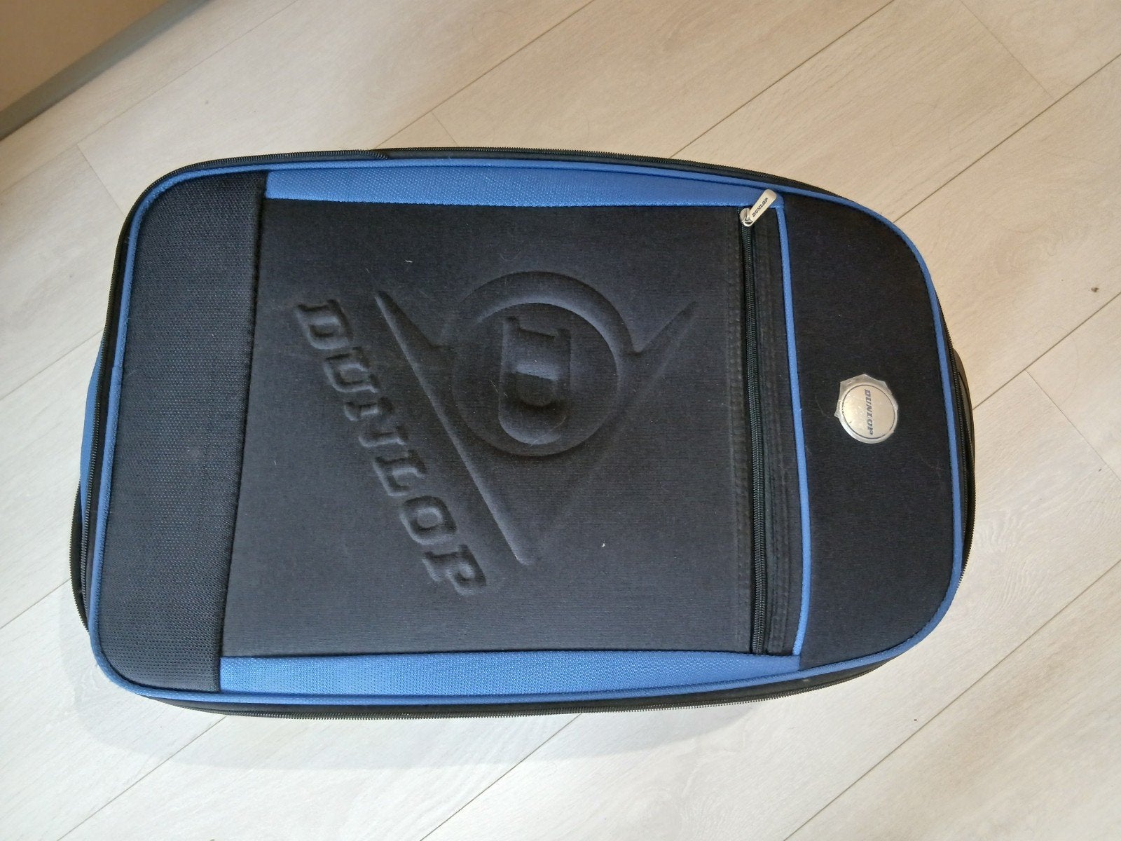 Valise a roulettes DUNLOP, 35 à 45 cm, Comme neuf, Enlèvement, 60 à 70 cm