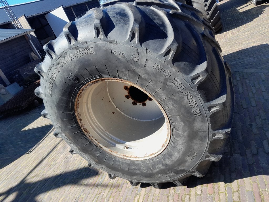 Case wielen 30.5 LR 32 agrowork, Articles professionnels, Enlèvement