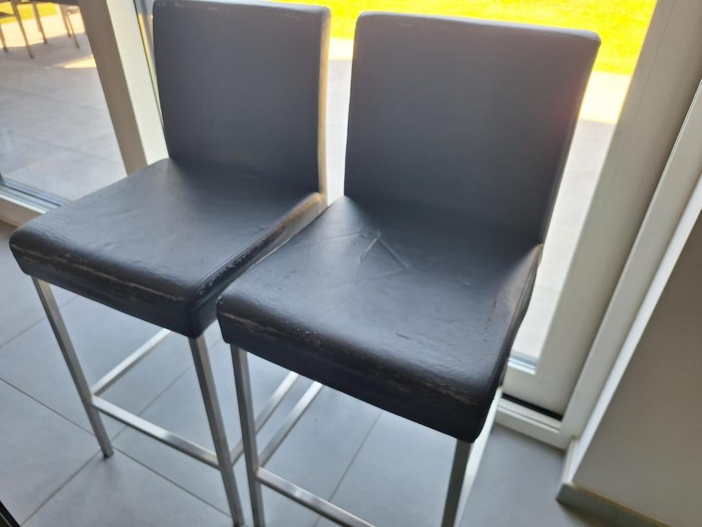 Gratis barstoelen, Ophalen