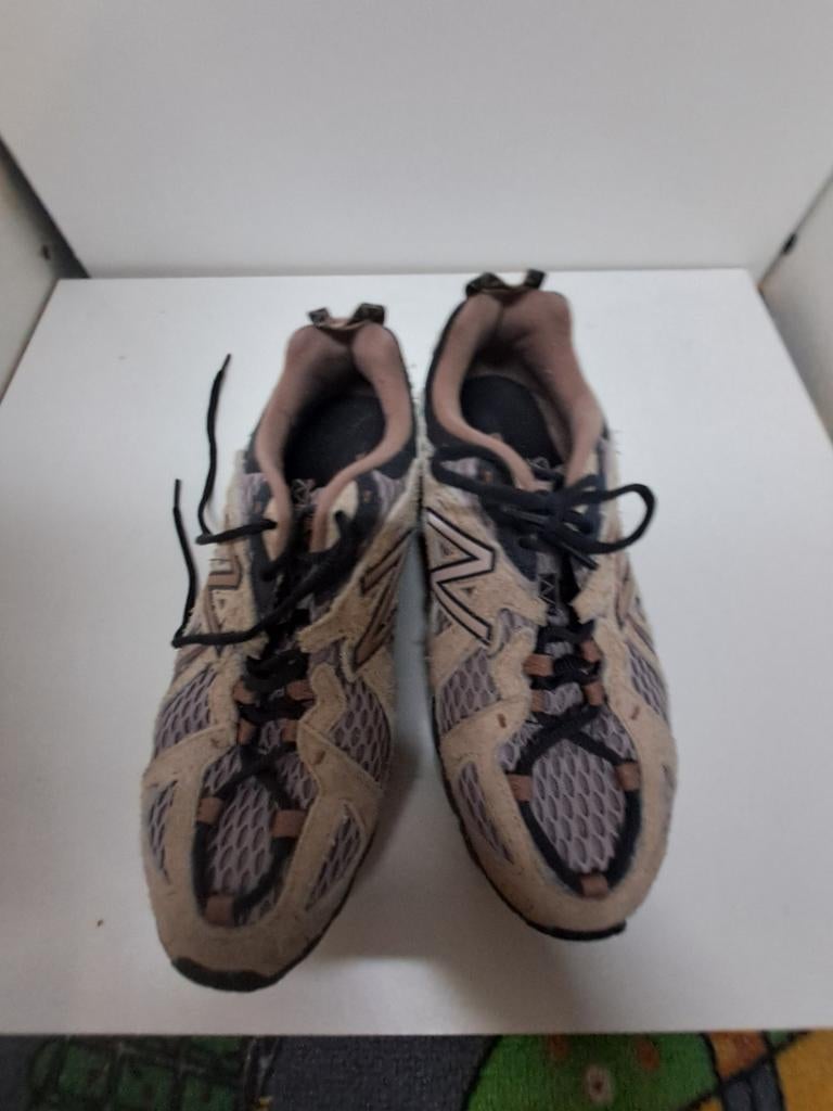 New Balance maat 40 vrouwen, Sports & Fitness, Course, Jogging & Athlétisme, Autres marques, Enlèvement ou Envoi, Comme neuf, Compteur de vitesse ou Podomètre