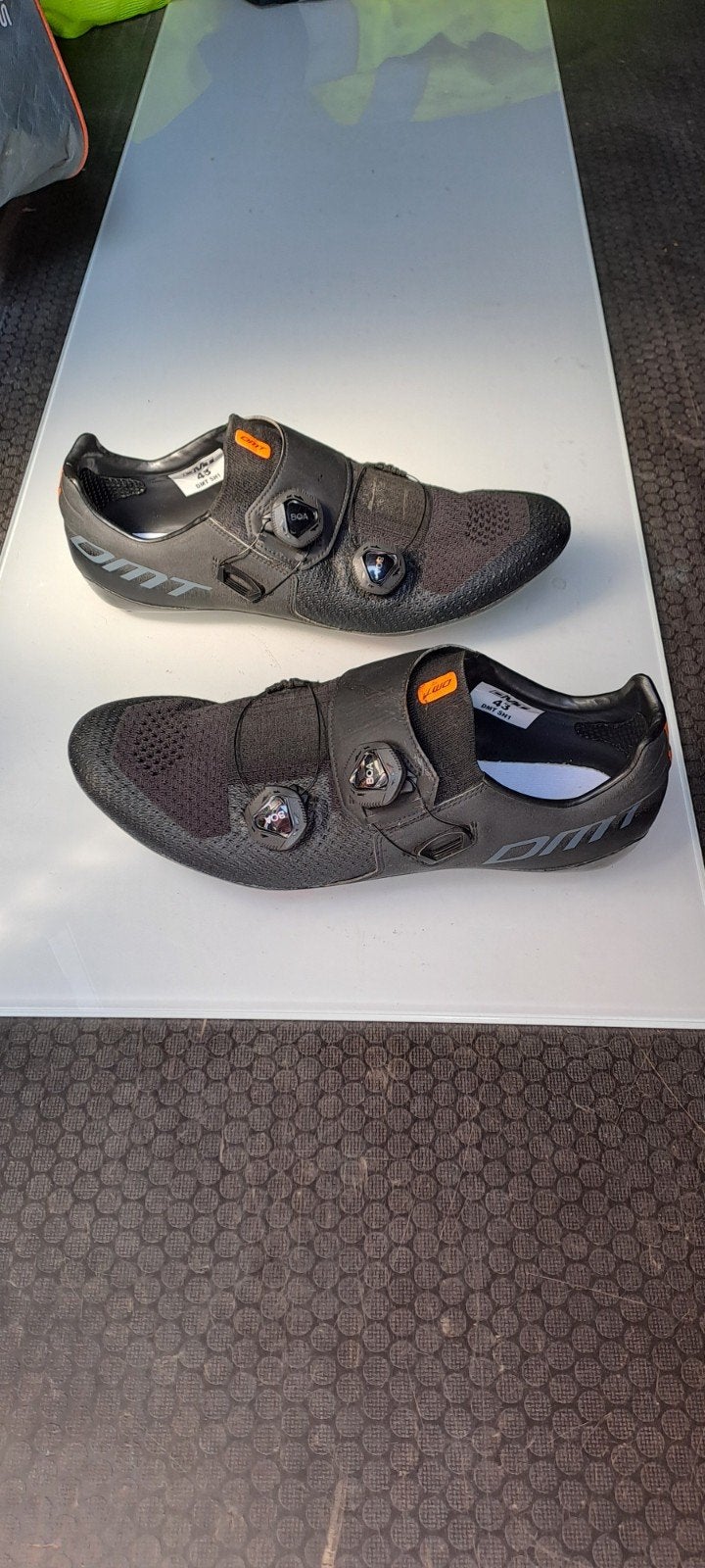dmt raceschoenen, Ophalen