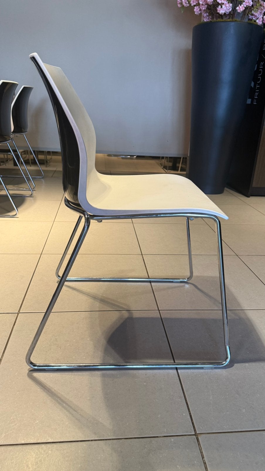 Stoelen wit/zwart x42, Enlèvement, Utilisé, Noir, Cinq, Six Chaises ou plus