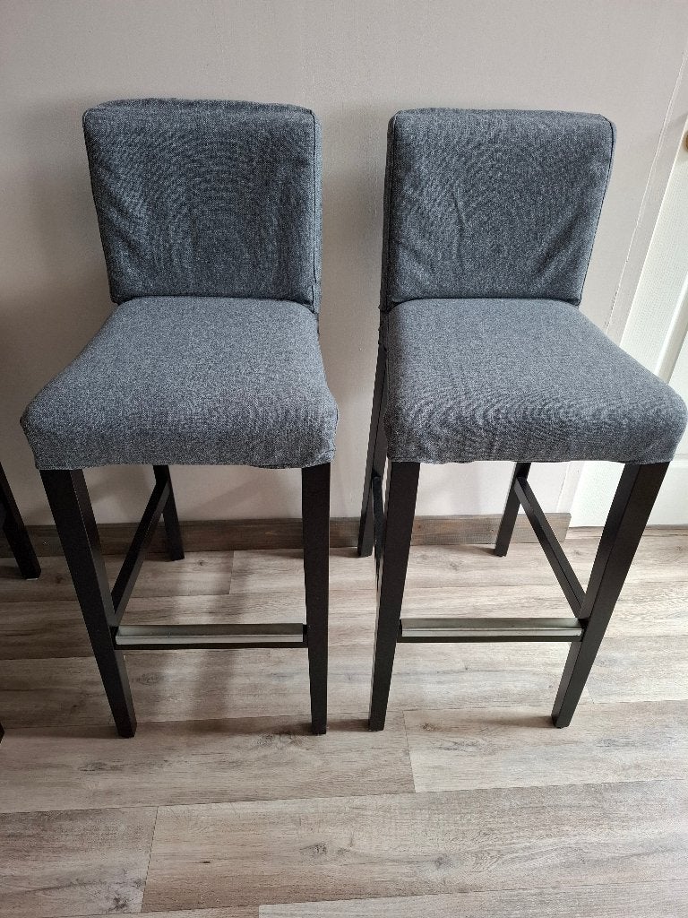 2 chaises de bar Henriksdal IKEA, Ophalen, Met voetsteun, 60 tot 90 cm, Zo goed als nieuw