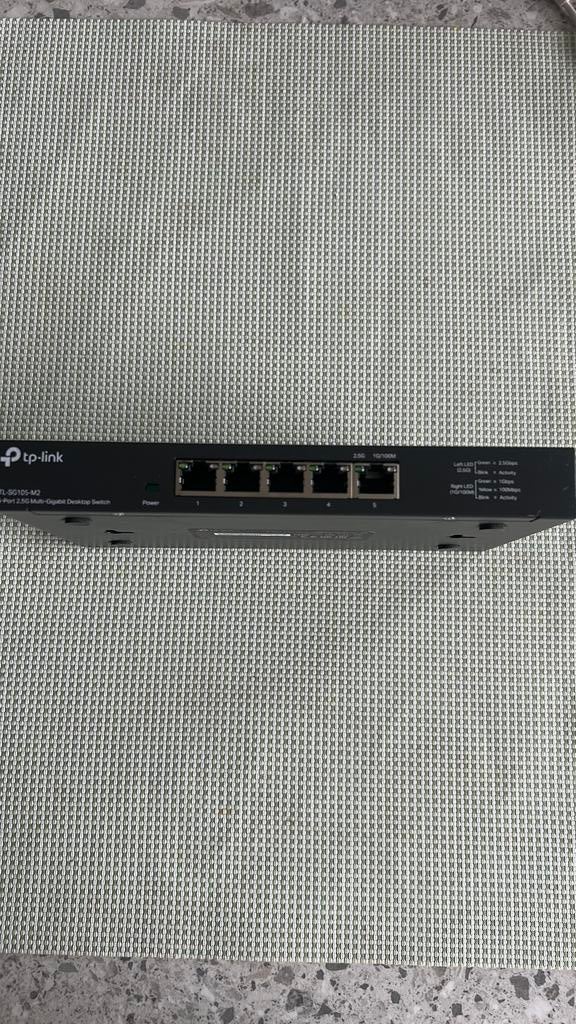 Tp-link switch 2,5 gbe type TL-SG105-M2, Computers en Software, Netwerk switches, Ophalen of Verzenden, Zo goed als nieuw